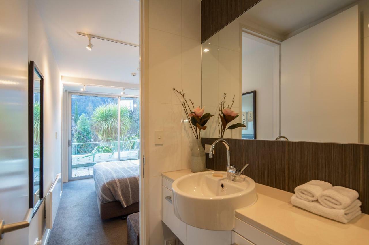 Kent Street Apartments - Element Escapes Queenstown Buitenkant foto